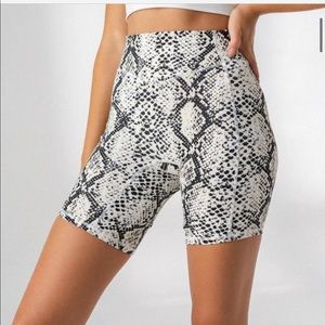 Balance Athletica python rider short small